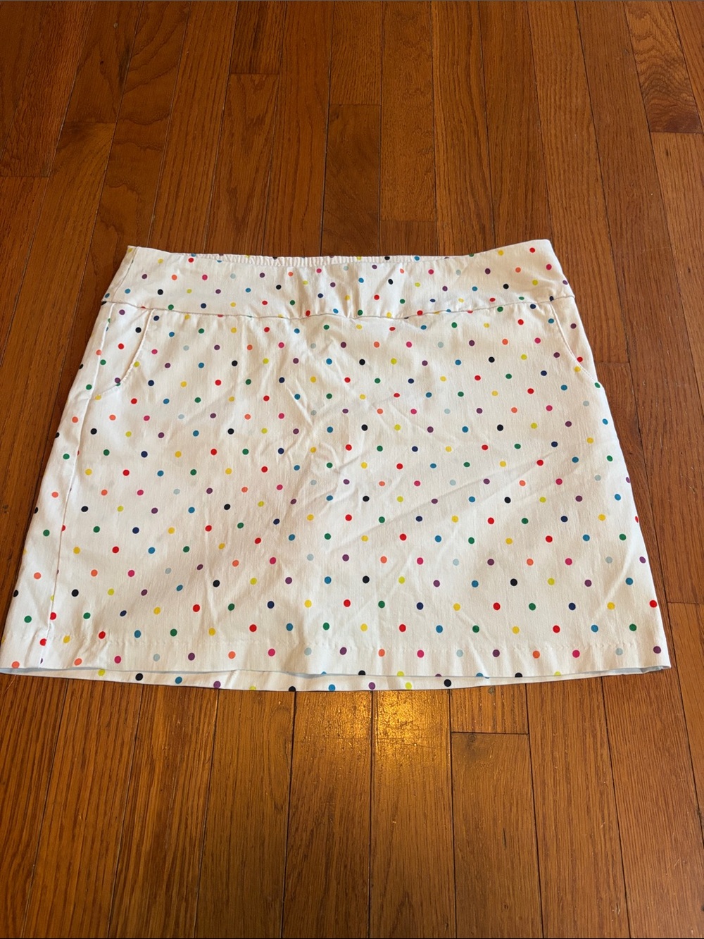 Zac & Rachel White Mini Skirt with Multicolor Polka Dots. Size 8